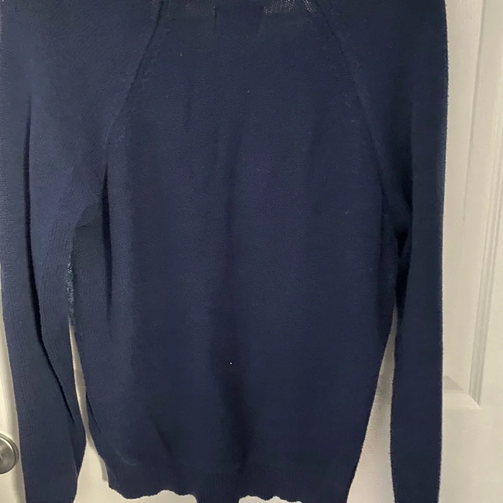 V-neck pullover - Picture 3 of 3
